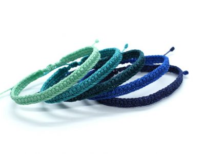 Venta de pack 5 pulseras en tonos azules de hilo encerado y resistentes al agua