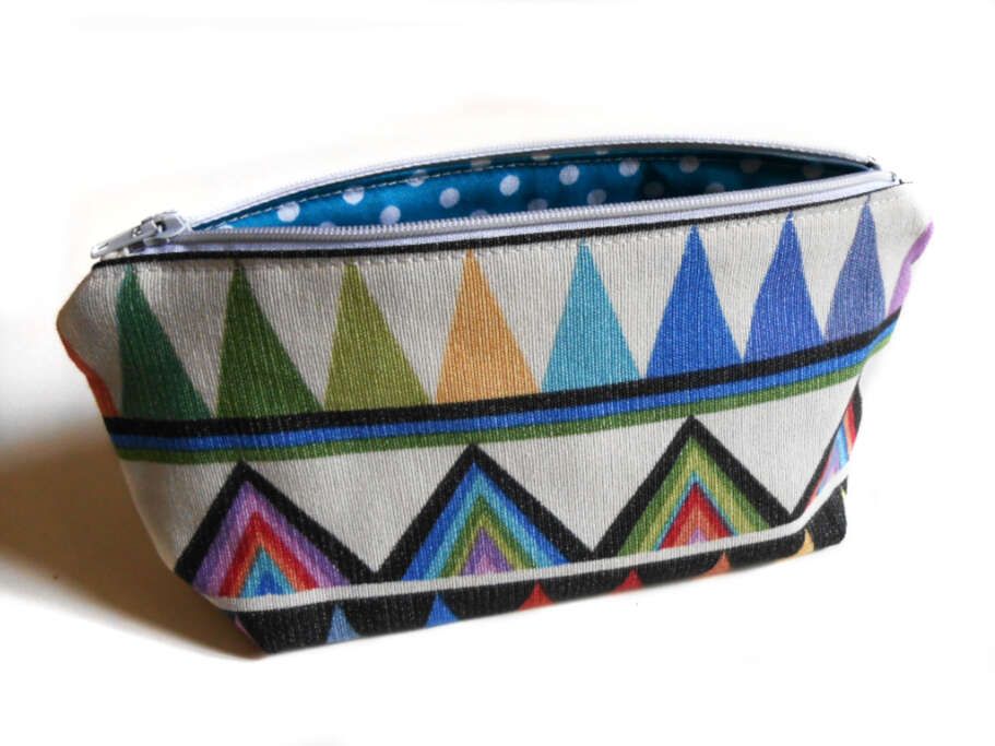Estuche escolar étnico multicolor con cremallera para llevar tus pequeños accesorios organizados