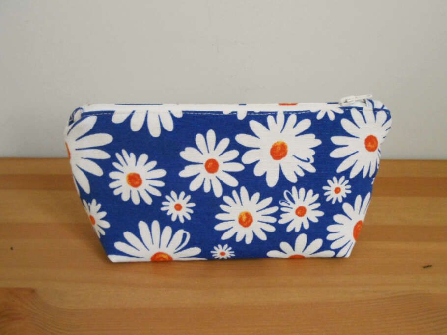 Estuche para organizar accesorios en el bolso o mochila