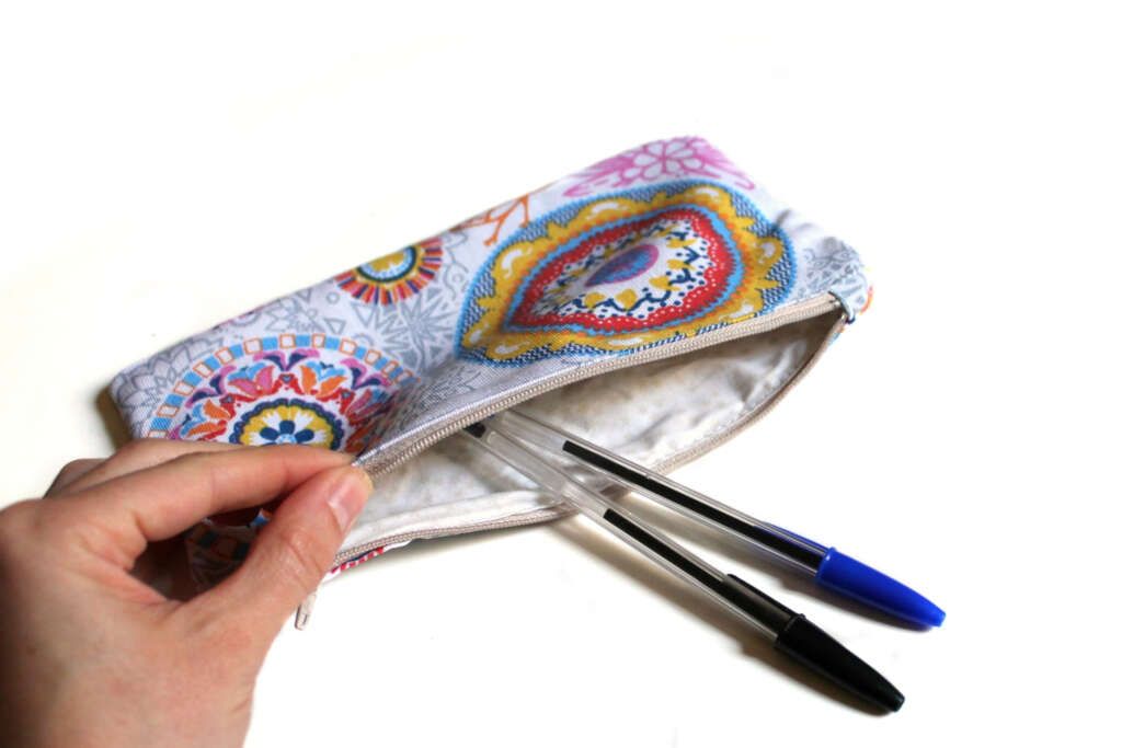 Estuche para accesorios con cremallera y forro interior