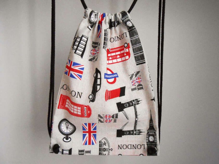 Mochila saco con cordones con motivos londinenses: autobús de dos pisos, Big Ben, cabina, taxi