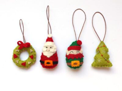 adornos navideños de fieltro hechos a mano