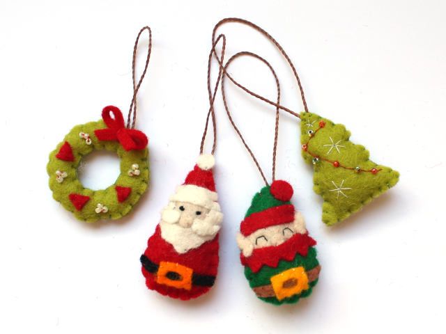 adornos navideños de fieltro hechos a mano