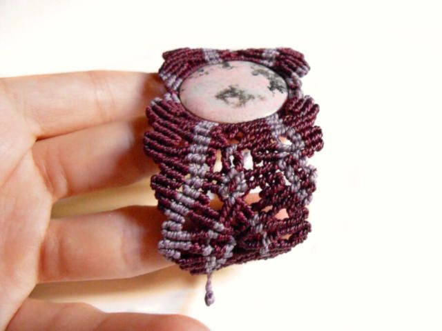 brazalete de macramé de hilo encerado
