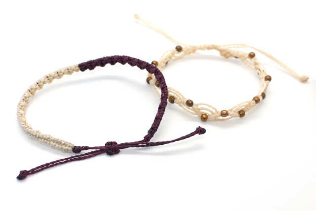 Conjunto de pulseras bohemias de hilo color beige