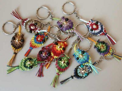 Llaveros búhos de macramé