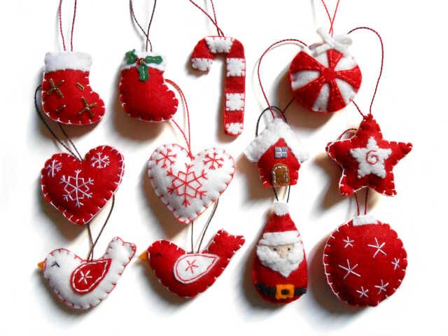 pack 12 adornos navideños de fieltro rojos y blancos