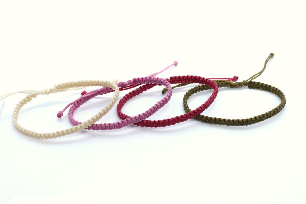 Set de 4 pulseras de la amistad de macramé