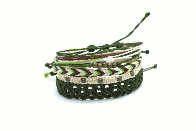 Pack de pulseras de hilo de diferentes estilos