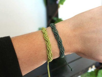 Pulsera macramé surfera ondas verde