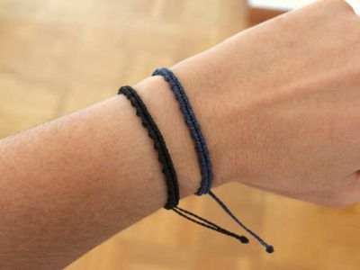 Pulsera minimalista de hilo un color a elegir