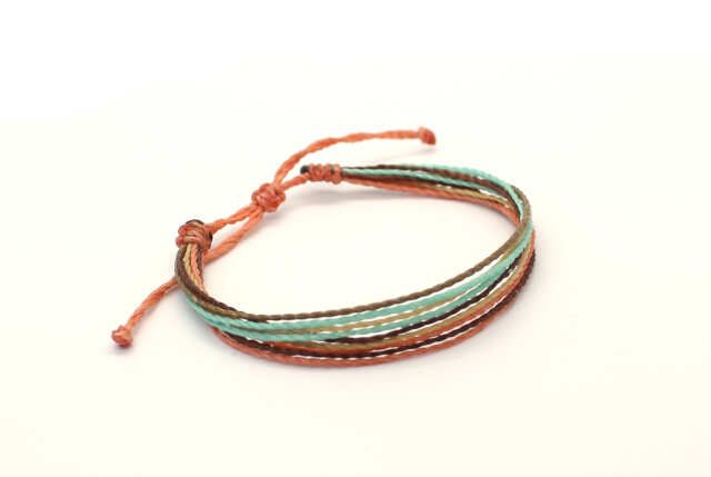 pulsera multihilo verano