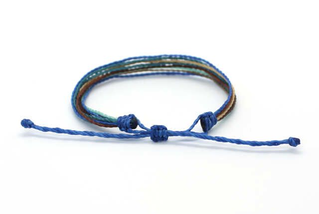pulsera multihilo playa de hilo encerado azul