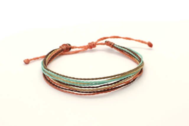 pulsera multihilo playa chica