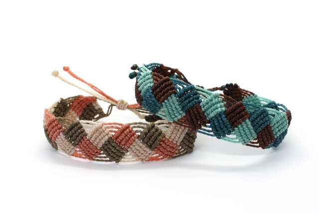 pulseras tejidas macramé con 3 colores