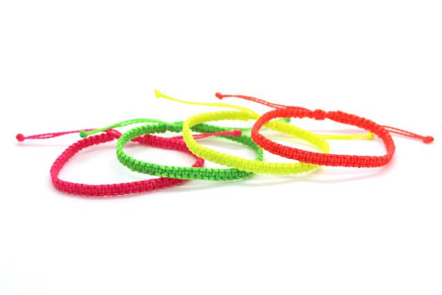 Pulseras colores neón flúor de hilo encerado