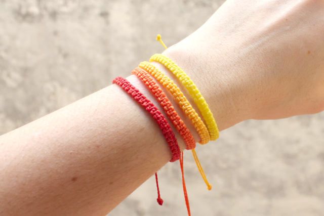 Pulseras amistad de macramé finas y sencillas